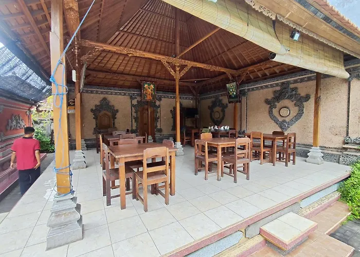 Adus Beach Inn